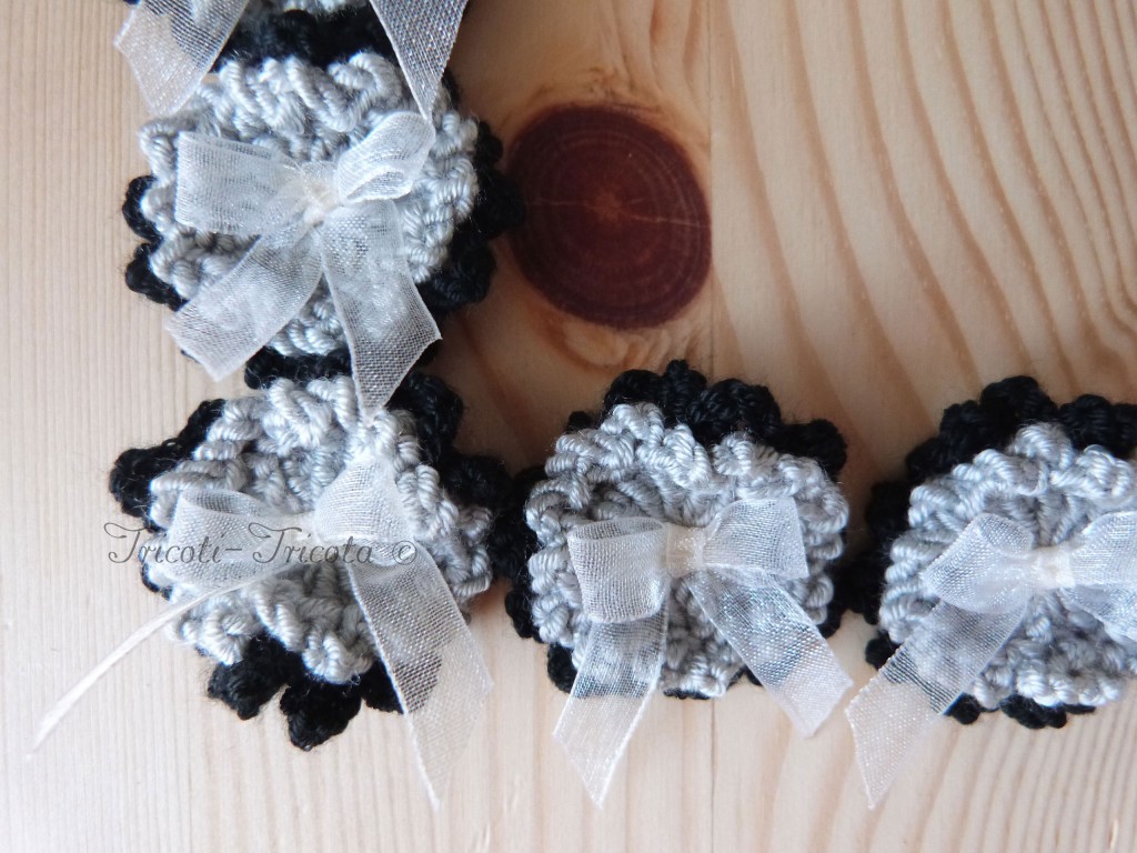 broches fleurs au crochet pour un mariage